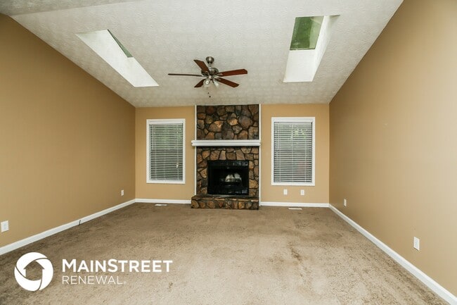 Foto del edificio - 5561 Deerfield Pl