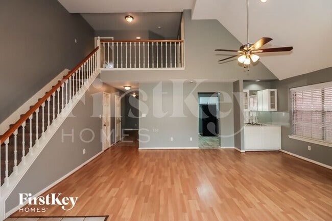 Building Photo - 3225 Continental Dr