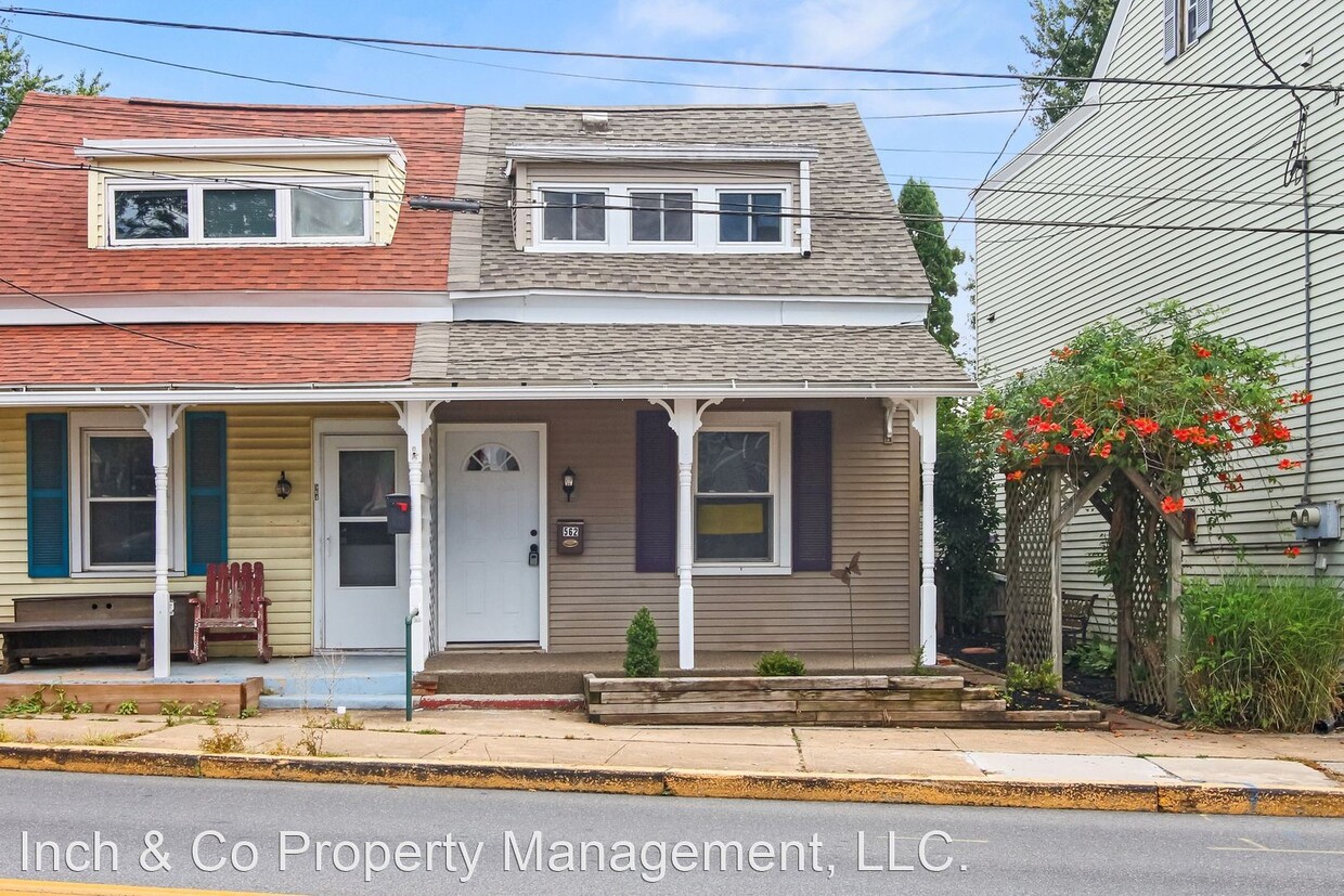 Primary Photo - 2 br, 1 bath House - 562 N. Union St.