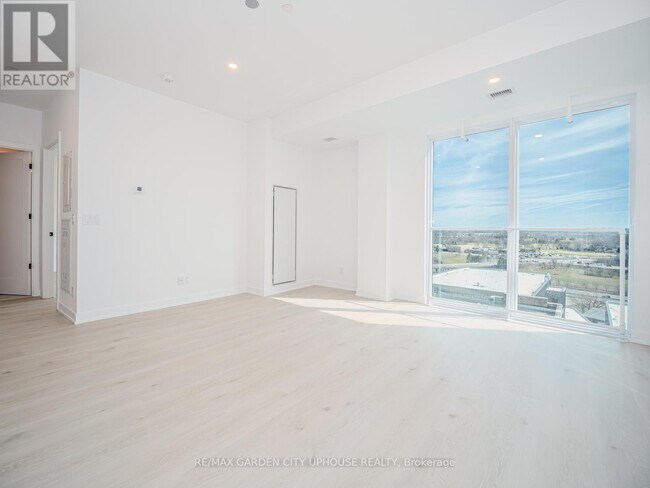 Building Photo - 57 Carlisle St