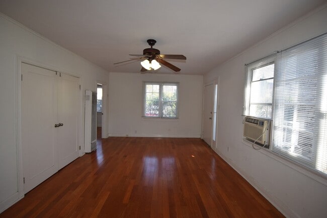 Foto del edificio - 5212 Fountain Ave