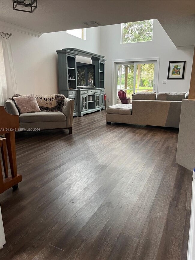 Foto del edificio - 9875 Fairway Cove Ln