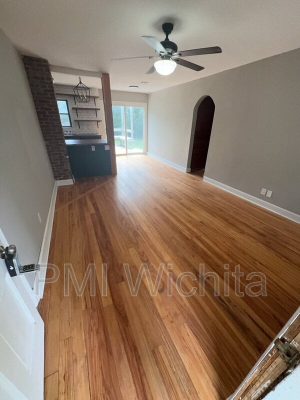 Foto del edificio - 608 N Parkwood Ln