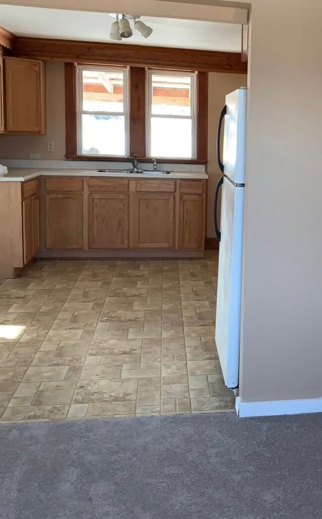 Building Photo - 209 Melody Ln
