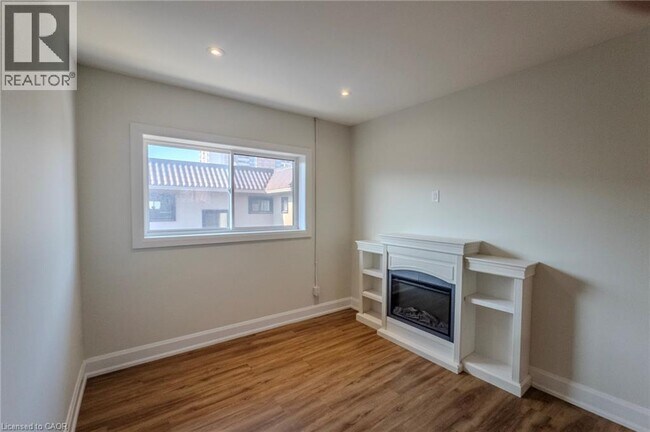 Photo du bâtiment - 540 King St E