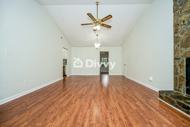 Foto del edificio - 716 Davis Rd, Stockbridge, GA 30281