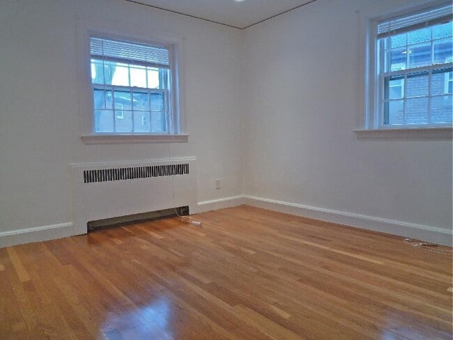 Building Photo - 37 Wyman St