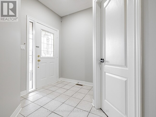 Building Photo - 15 Amarone Ave