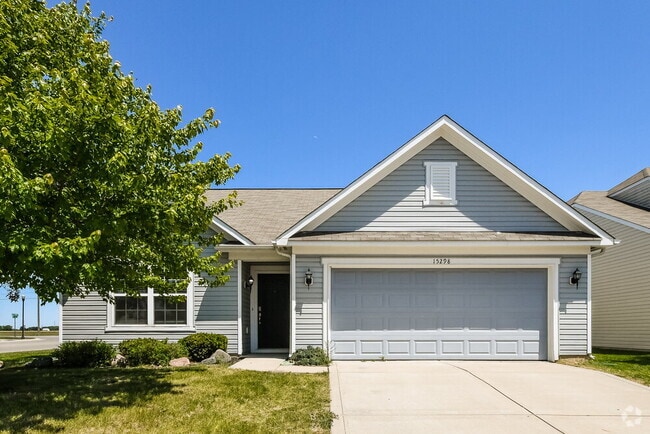Building Photo - 15298 Royal Grove Dr