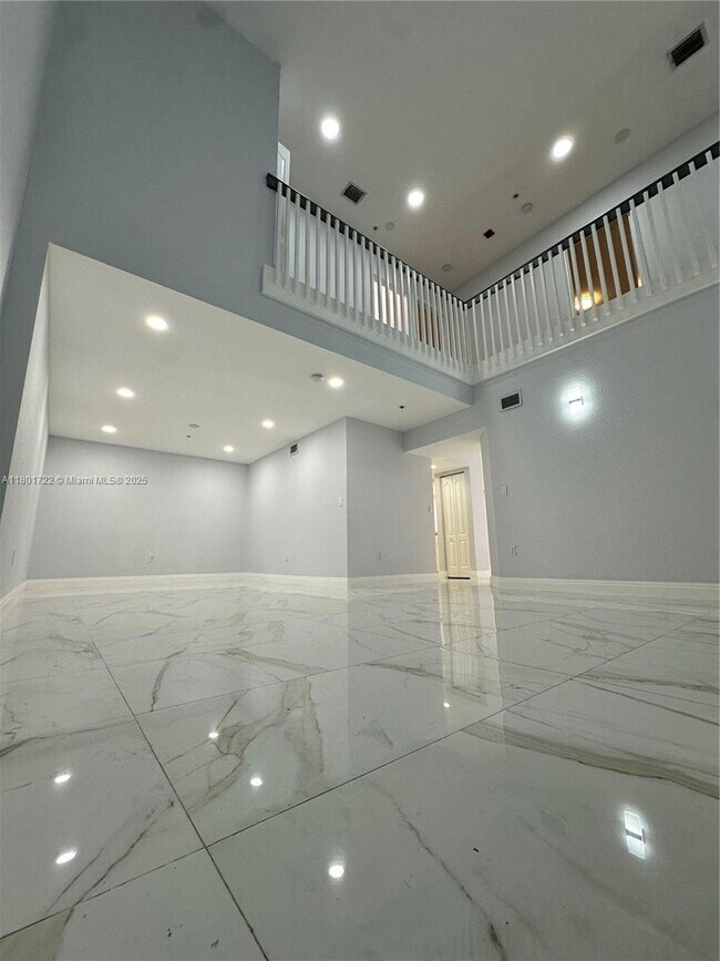 Building Photo - 17425 NW 75th Pl