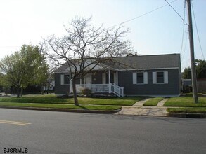 Building Photo - 209 N Rosborough Ave