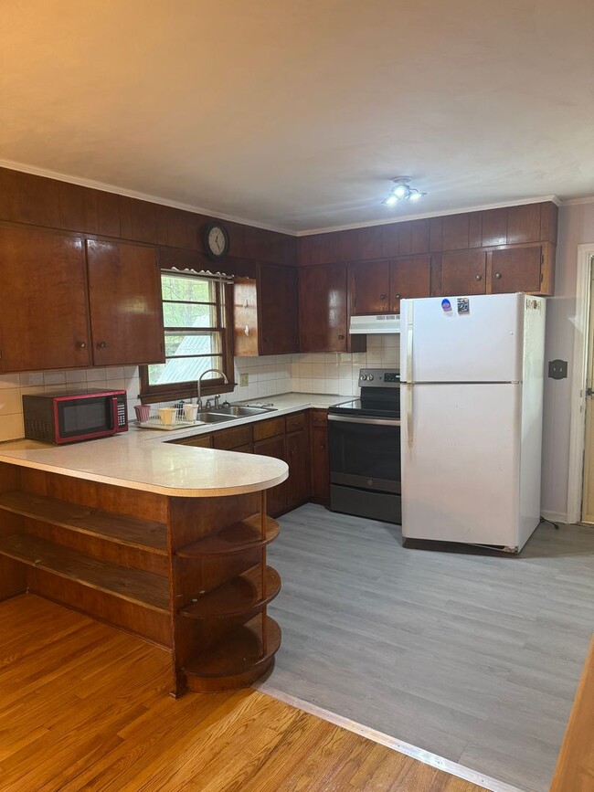 Foto del edificio - 3 BR Brick Home