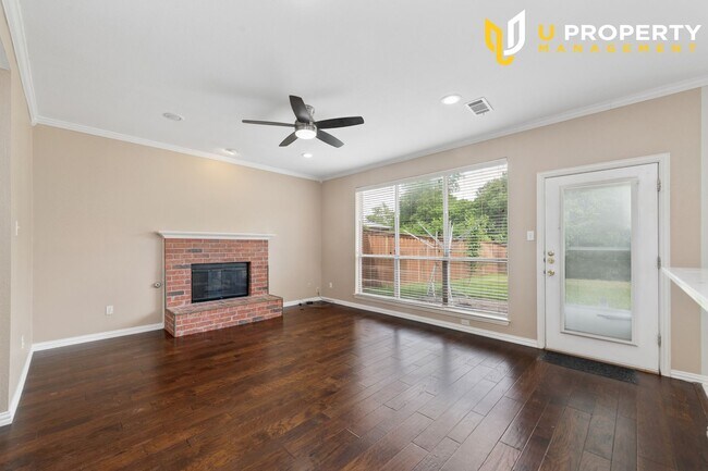 Building Photo - 937 Parker Dr