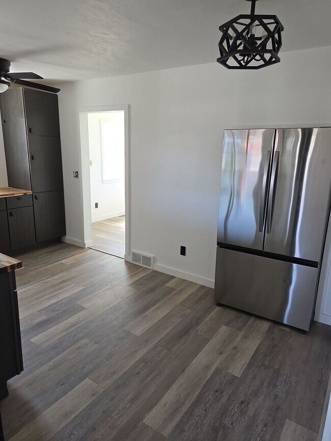 Foto del edificio - Newly Upgraded 2-Bedroom Home Available Now!