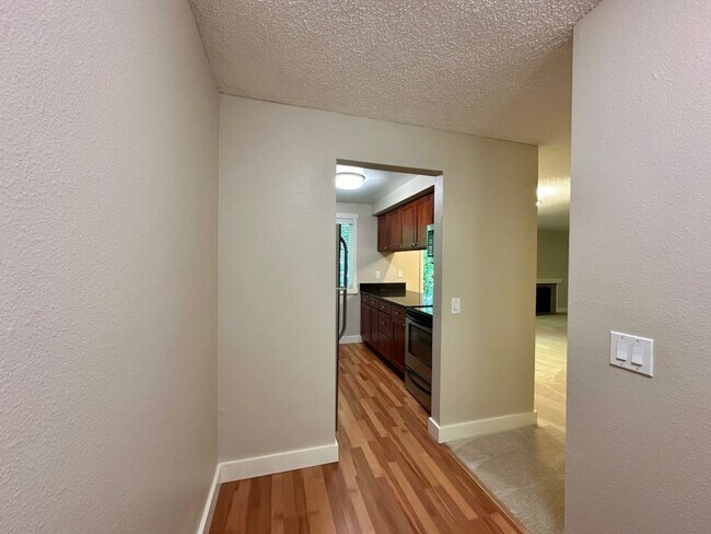Foto del edificio - 2Bd/2Ba Bellevue Condo