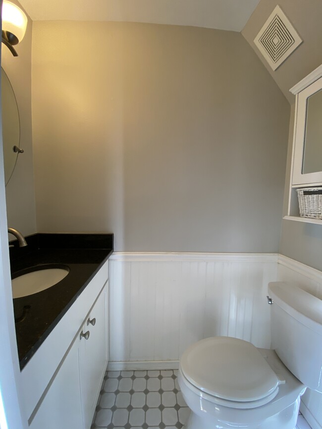 Powder room off hallway - 560 Azalea Dr