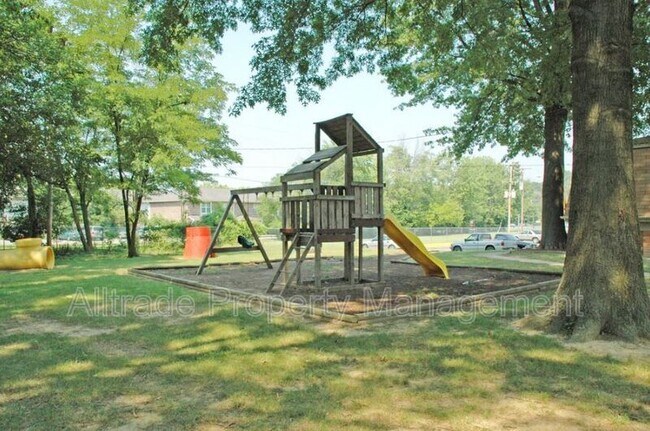 Building Photo - 5505 Hunt Club Ln