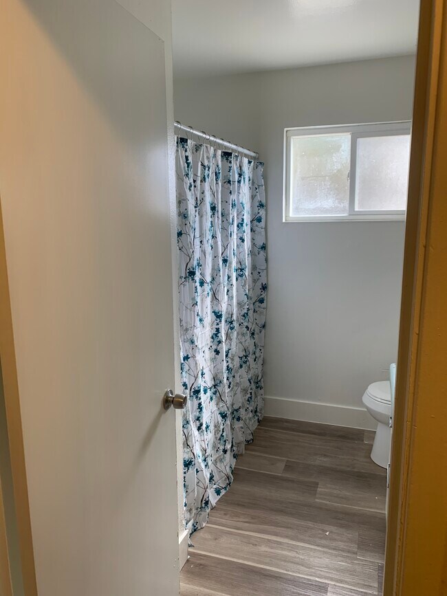 Foto del edificio - 1200 Carver Rd