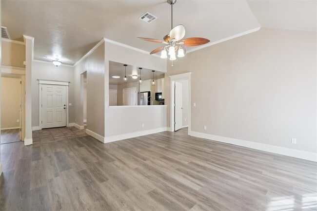 Building Photo - 16413 Village Green Dr