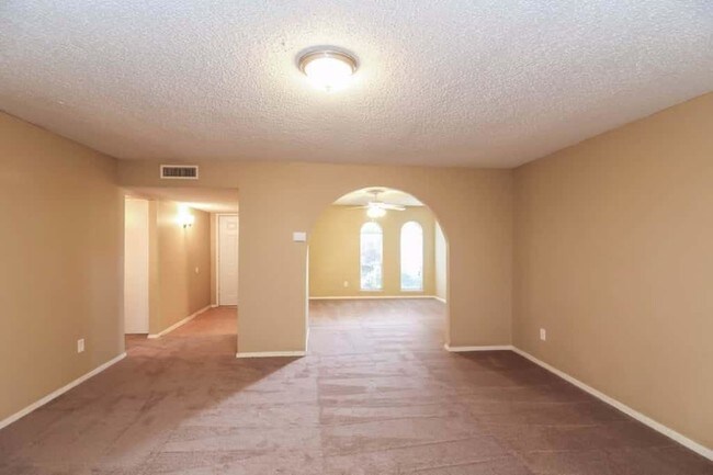 Building Photo - 125 Sheffield Dr