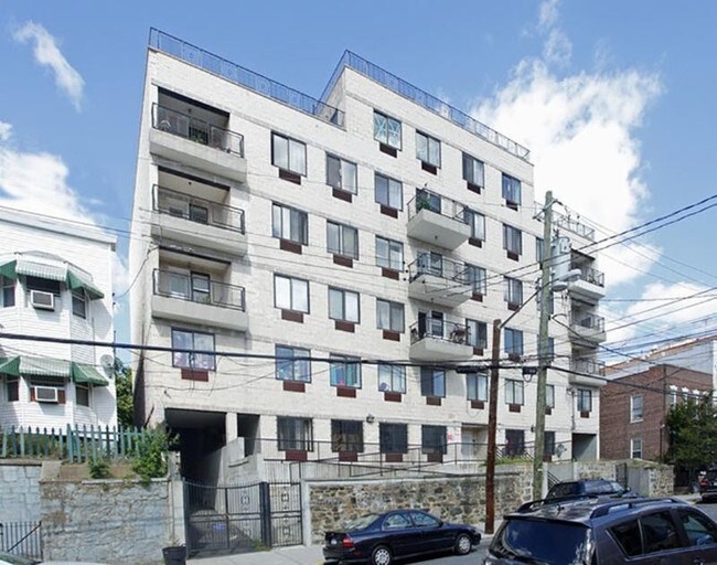 Foto del edificio - 855 E 217th St