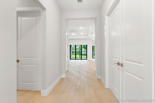 Foto del edificio - 9195 Cape Honey Bee Ln