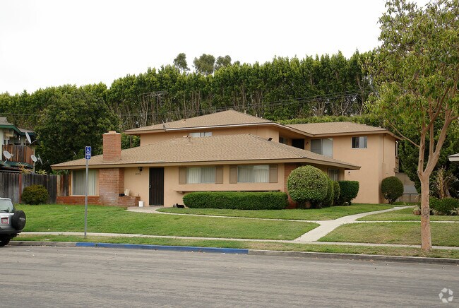 Building Photo - 12052 Laguna St