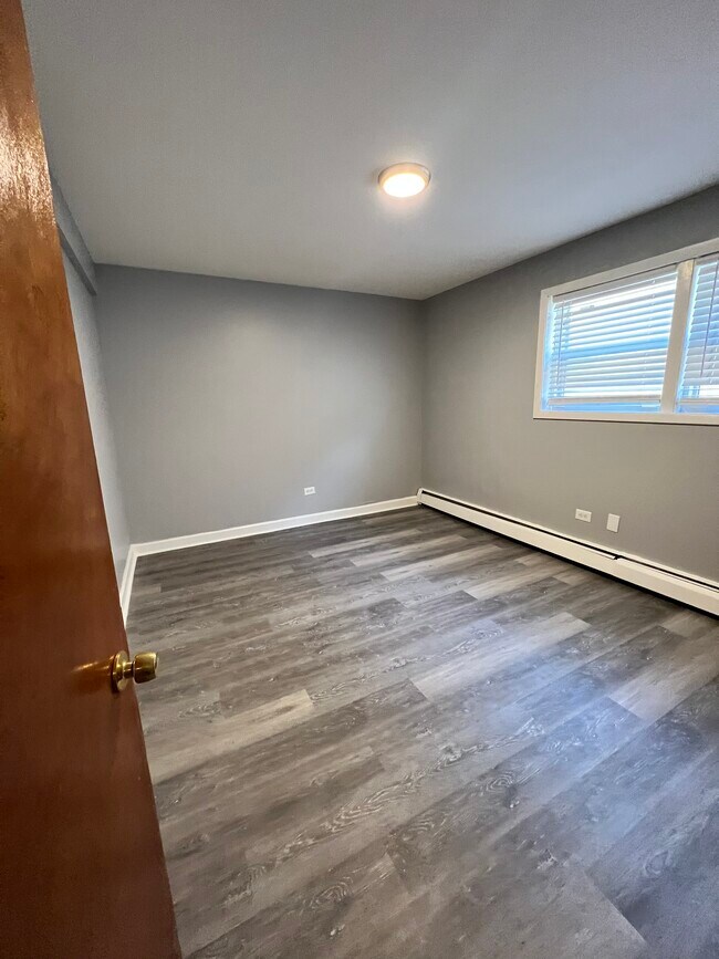 Bedroom - 355 Luella Ave