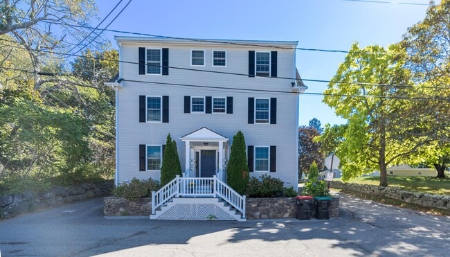 Building Photo - 5 Pleasant St