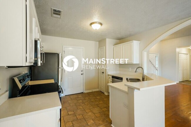Building Photo - 4 Bedroom Pet-Friendly Home in GALLATIN, TN with Main Street Renewal