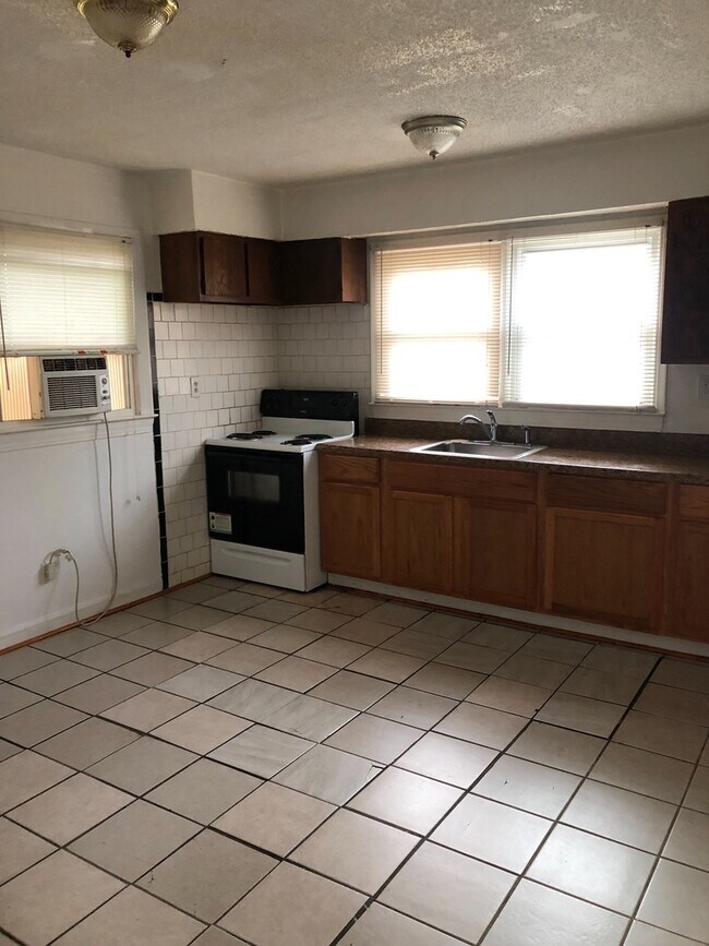 Foto del edificio - Coming Soon! 3 Beds 1.5 Baths