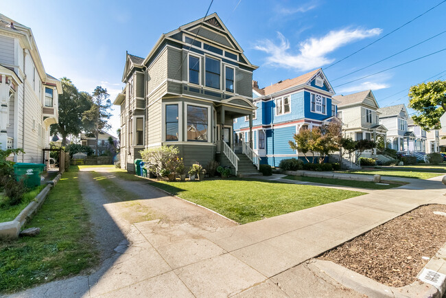 Building Photo - 1830 San Antonio Ave