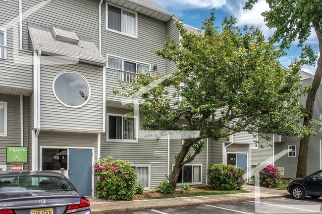 Photo - 2Br/1.5Bth apartment available NOW! Laundr...