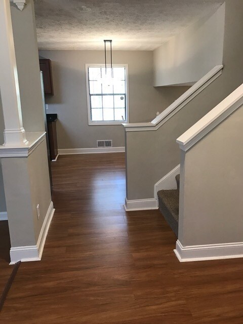 Building Photo - 4br/2.5ba in ELLENWOOD!!! - AVAILABLE for ...
