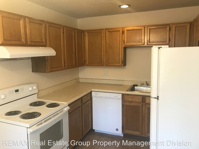 Building Photo - 6815 Delmonico Dr