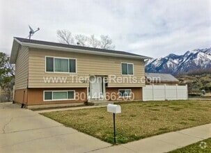 Building Photo - 1115 Larkspur Dr