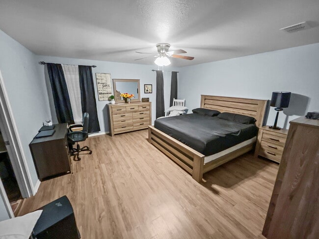 Building Photo - 16333 Cowboy Trail