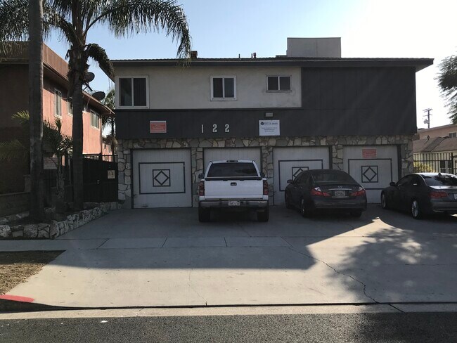 Foto del edificio - 122 E Buckthorn St