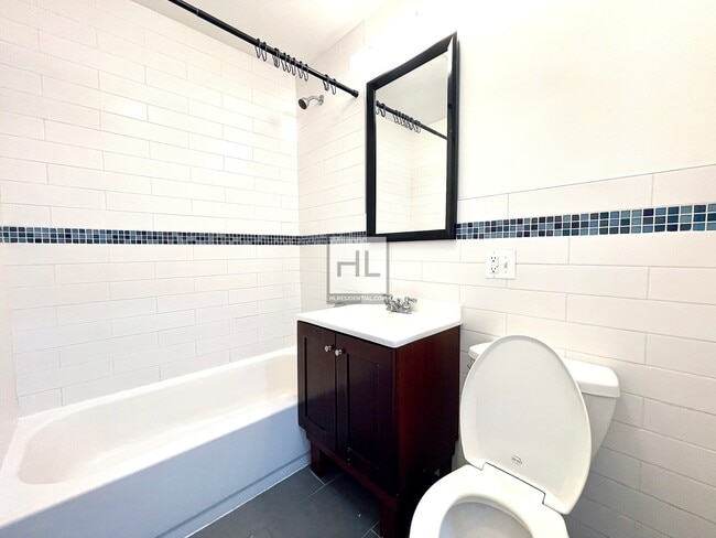 Building Photo - Large STUDIO | Dekalb Avenue, Bushwick
