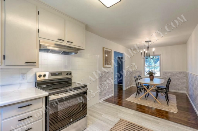 Foto del edificio - Stunningly Remodeled 3 Bed 1 Bath Home in ...