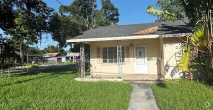 Building Photo - 1204 Bay St