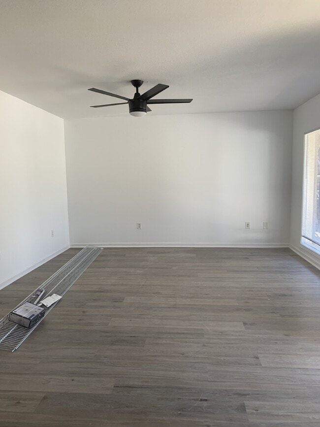 Building Photo - "Charming 2-Bed Oasis in the Heart of Jonesboro – Spacious 720 sq. ft. Living at Vine Street Apar...