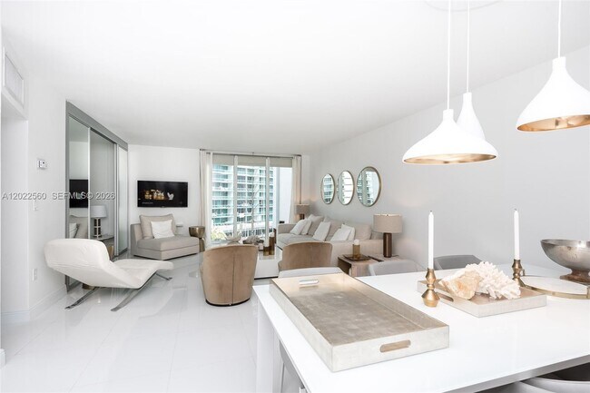 Foto del edificio - 10275 Collins Ave