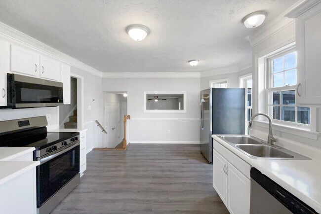 Foto del edificio - 6017 Woodspring Dr