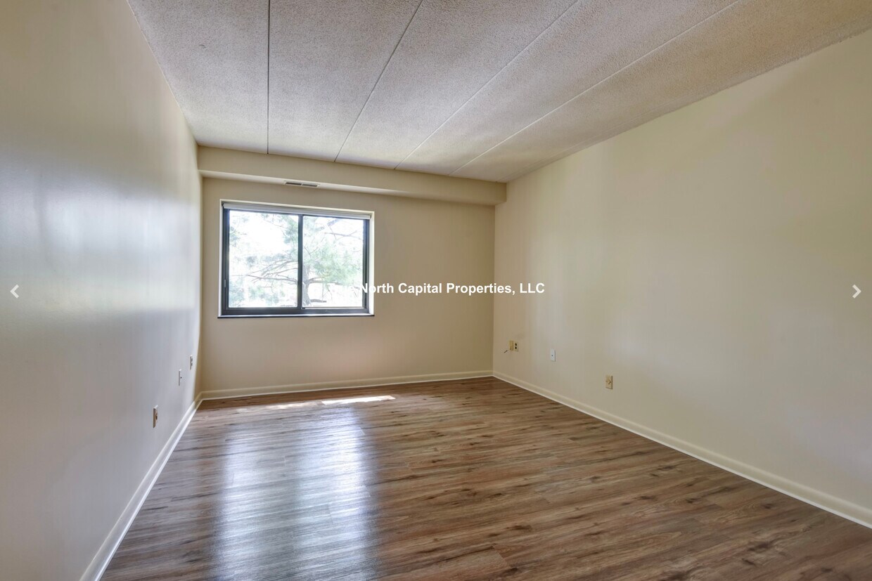 Building Photo - 33 Normandy Ave