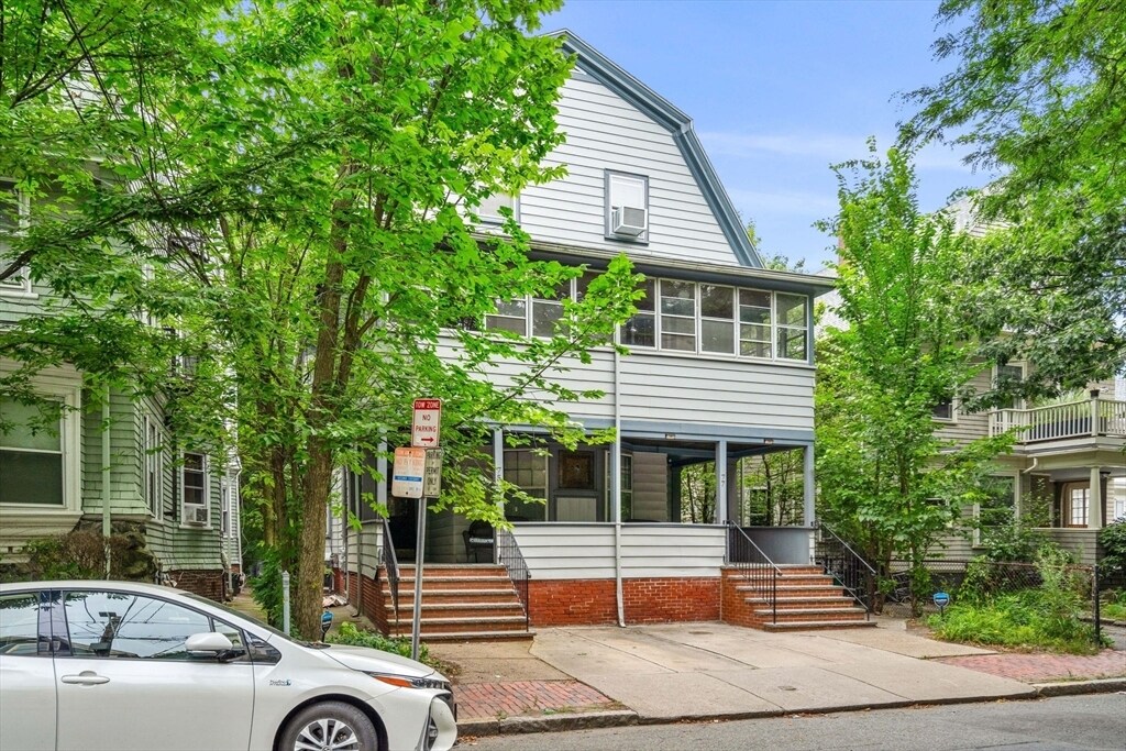 Primary Photo - 78 Dana St