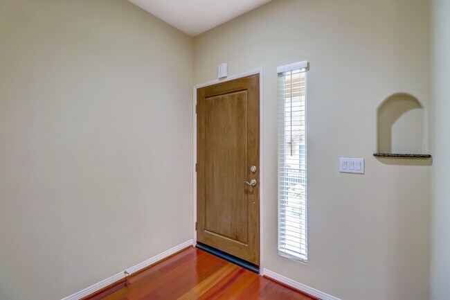 Building Photo - 1714 Ruxton Ln