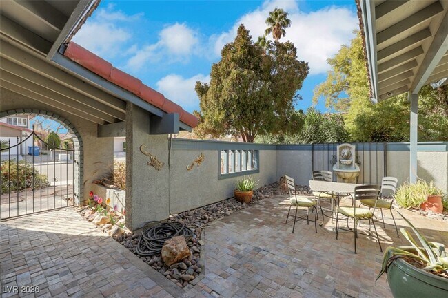 Building Photo - 5844 Buhl Ct