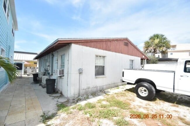 Building Photo - 146 Coral Ave