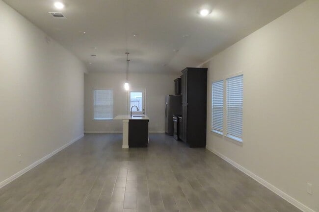 Foto del edificio - 25443 Lobelia Blossom Ln